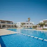 двухкомнатные в жилом комплексе Caesar E2 Apartment *